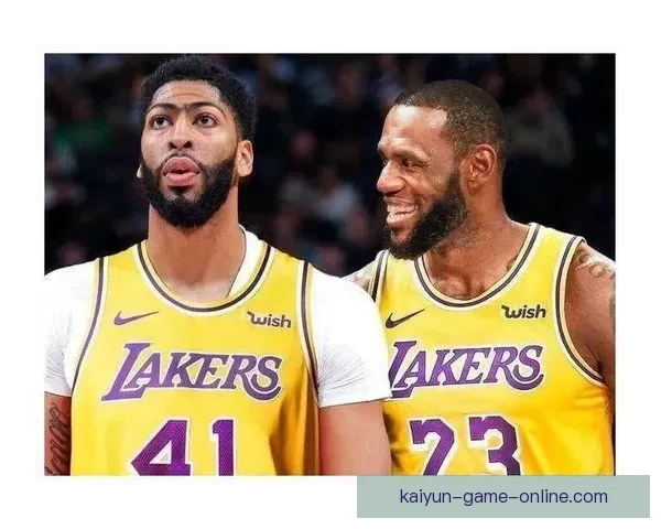 湖人全队换球衣训练笑声连连东詹领衔雷迪克谈卢卡禁赛失落