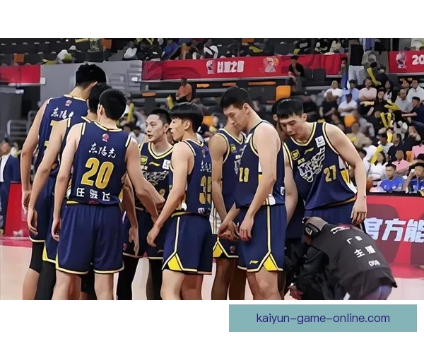 广州以17分优势战胜广东 徐昕砍下13分11篮板弑旧主 胡明轩遭遇零分表现